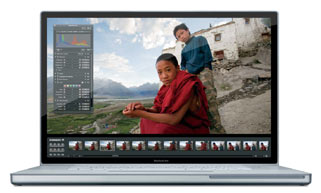 Странное фото нового ноутбука от Apple